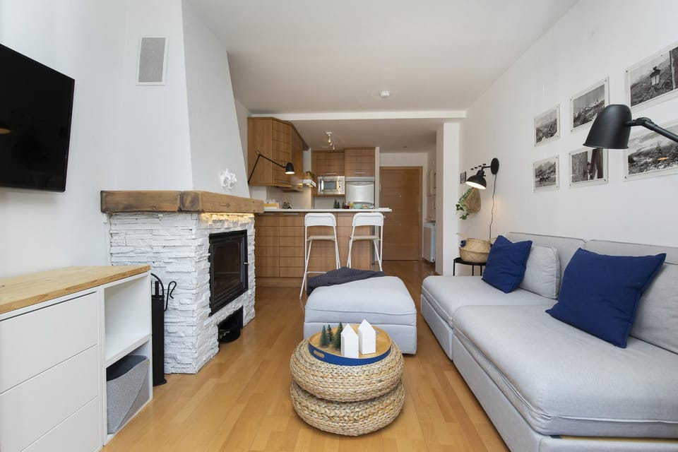 Communal lounge/ TV room, Living room