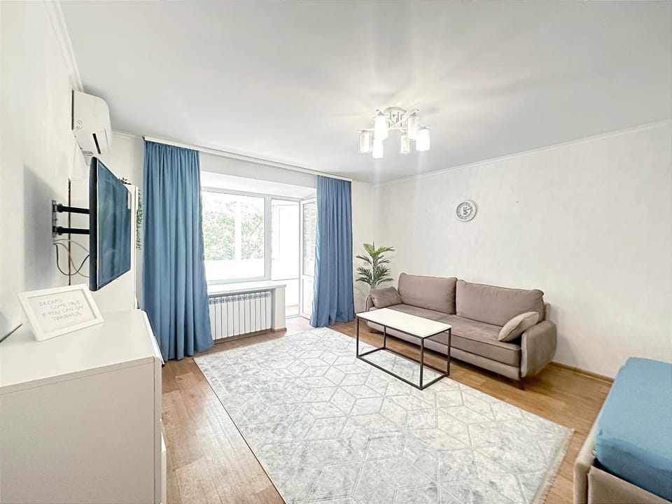 TV and multimedia, Living room, Photo of the whole room, Seating area