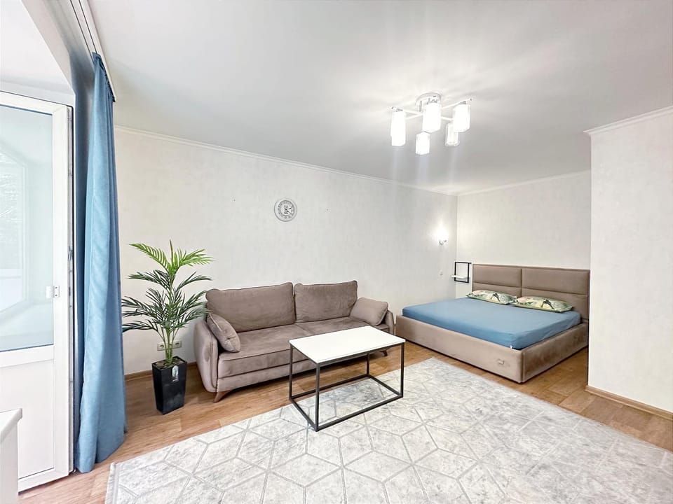 Bed, Living room, Photo of the whole room, Seating area, Bedroom