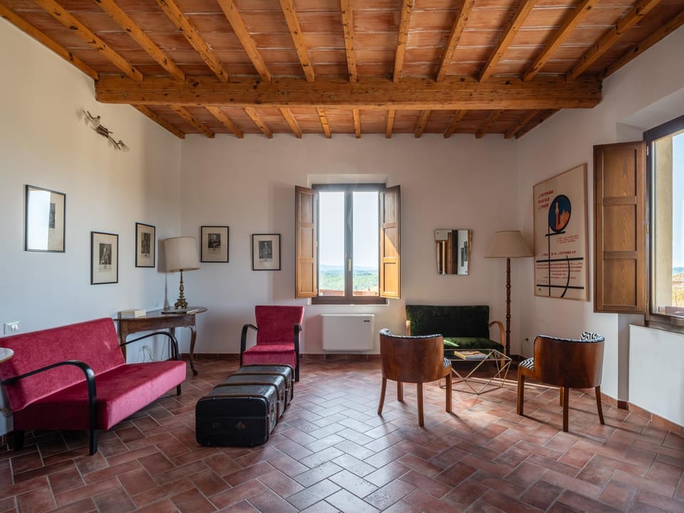 Communal lounge/ TV room