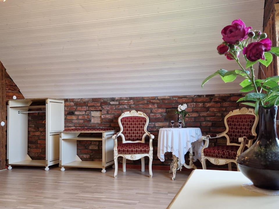 Bedroom, Alcoholic drinks