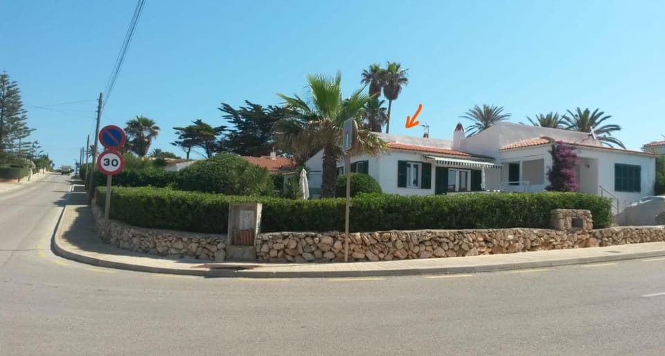 Property building, Staff