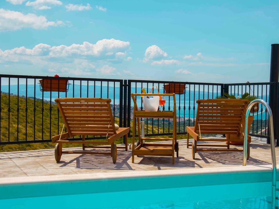 Hill Apartment with Private Pool Apartment in Šibenik-Knin County, Croatia