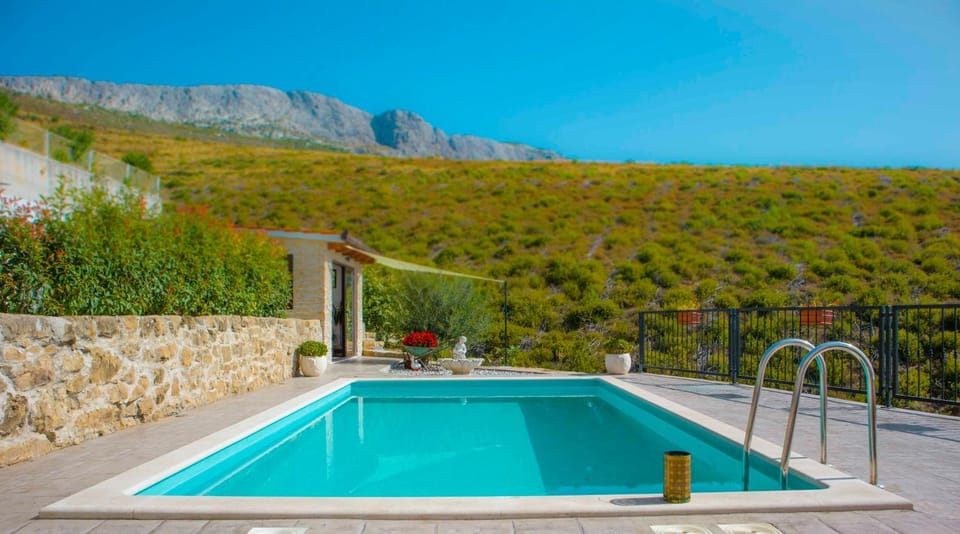 Hill Apartment with Private Pool Apartment in Šibenik-Knin County, Croatia