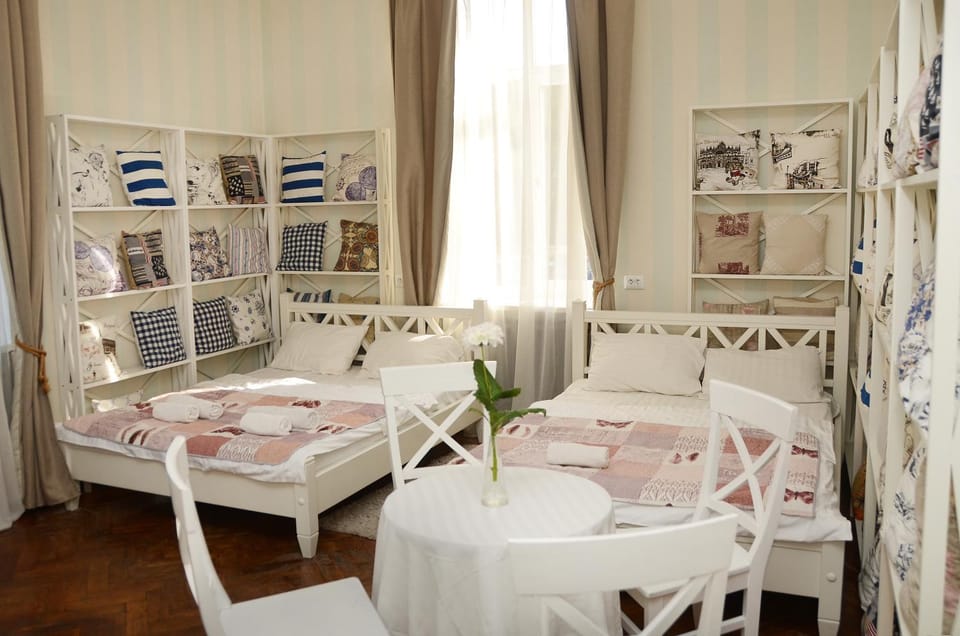 Bed, Photo of the whole room, Decorative detail