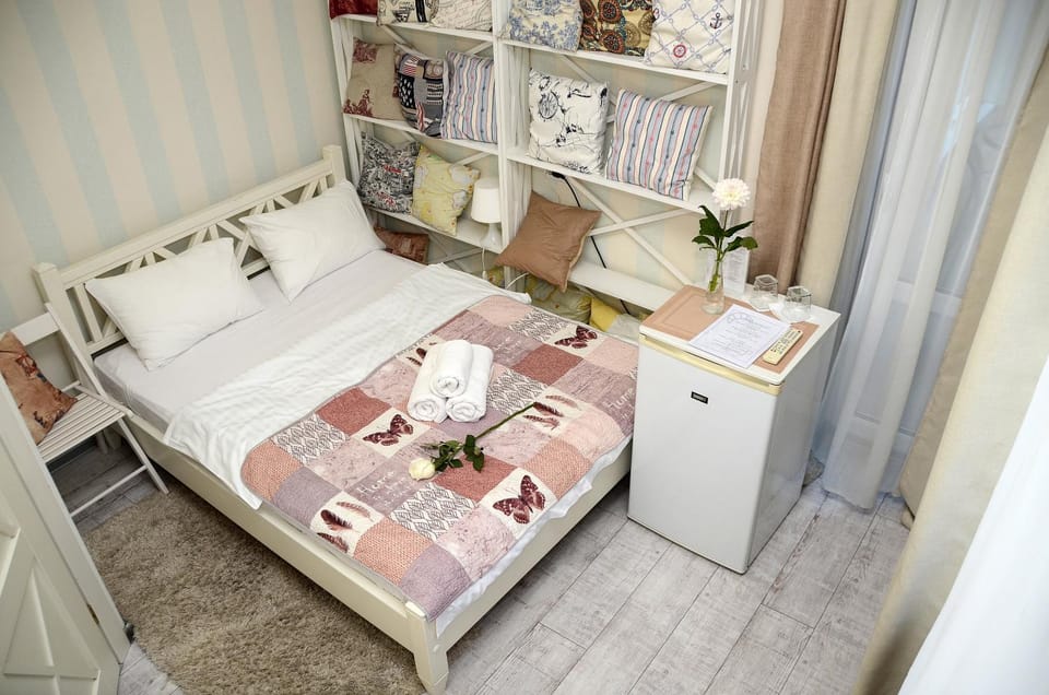 Bed, Photo of the whole room, Decorative detail