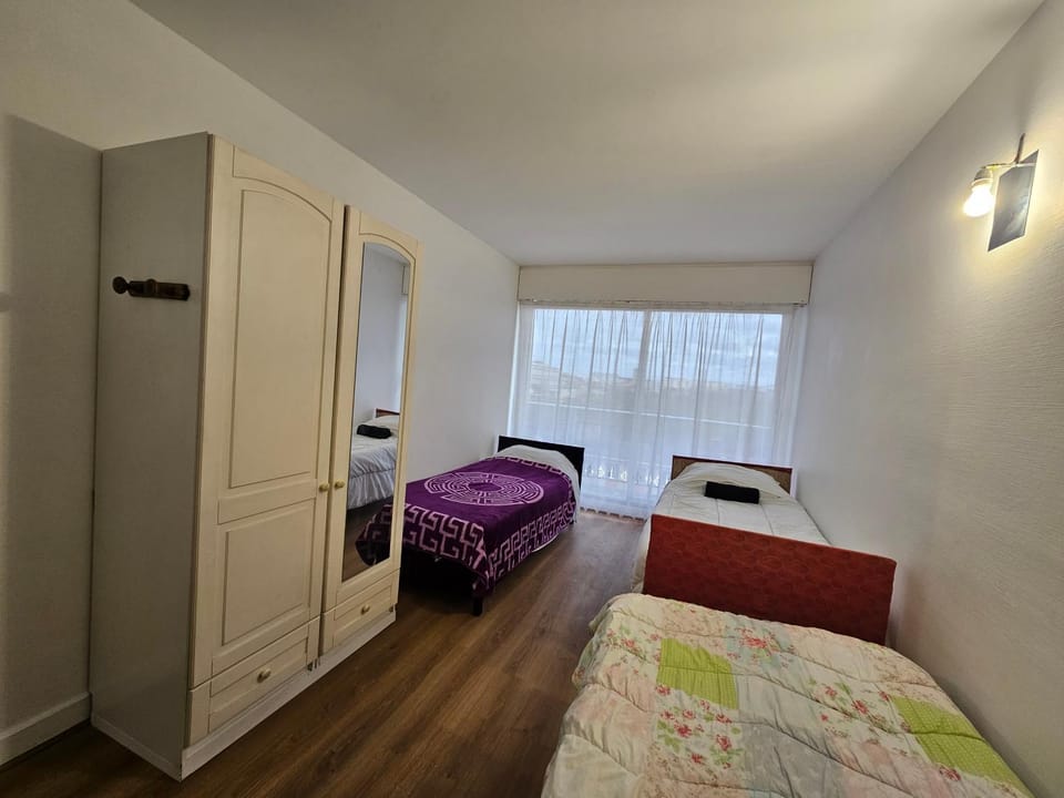 Grand appartement 160m2 equipped for professionnal groups Apartment in Île-de-France