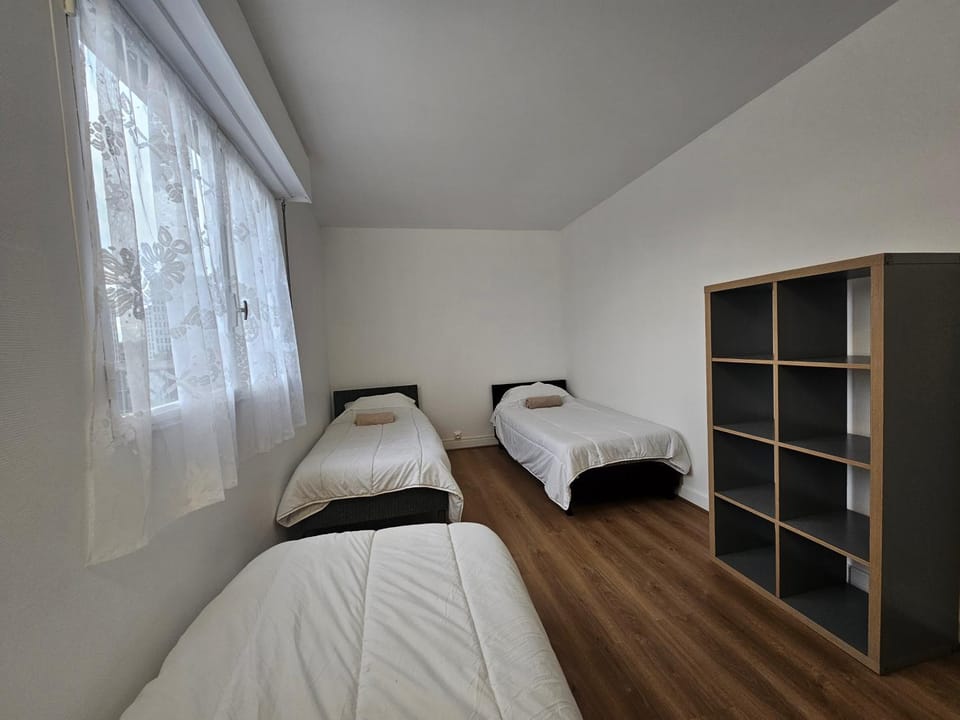 Grand appartement 160m2 equipped for professionnal groups Apartment in Île-de-France