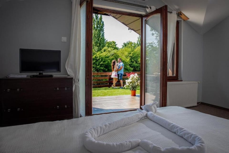Éden Lounge Restaurant & Pension Bed and Breakfast in Hungary