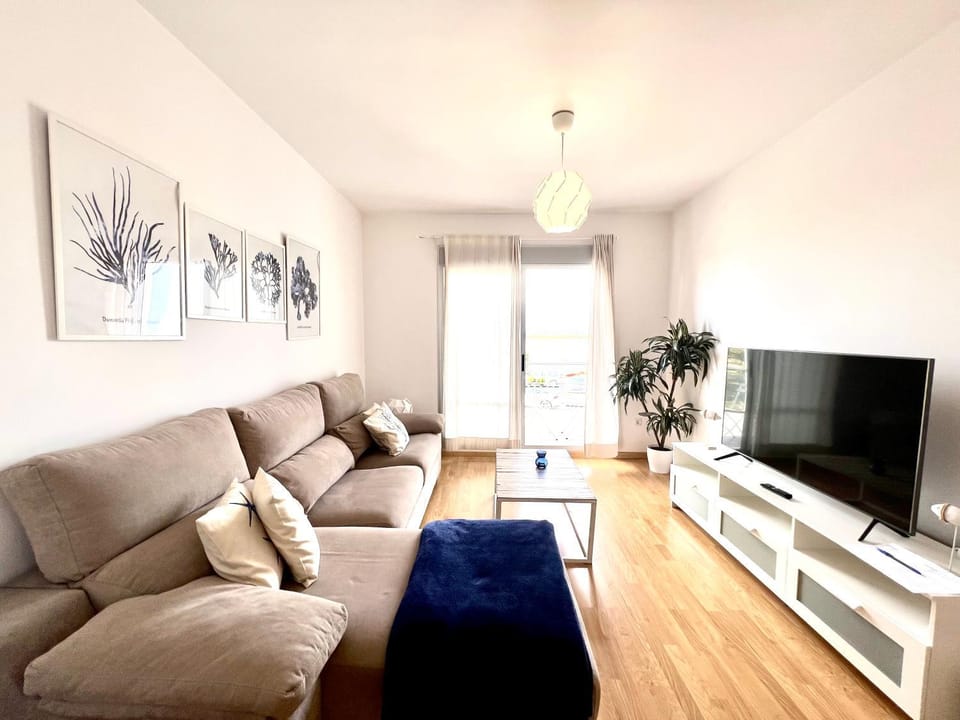 Communal lounge/ TV room, TV and multimedia, Living room