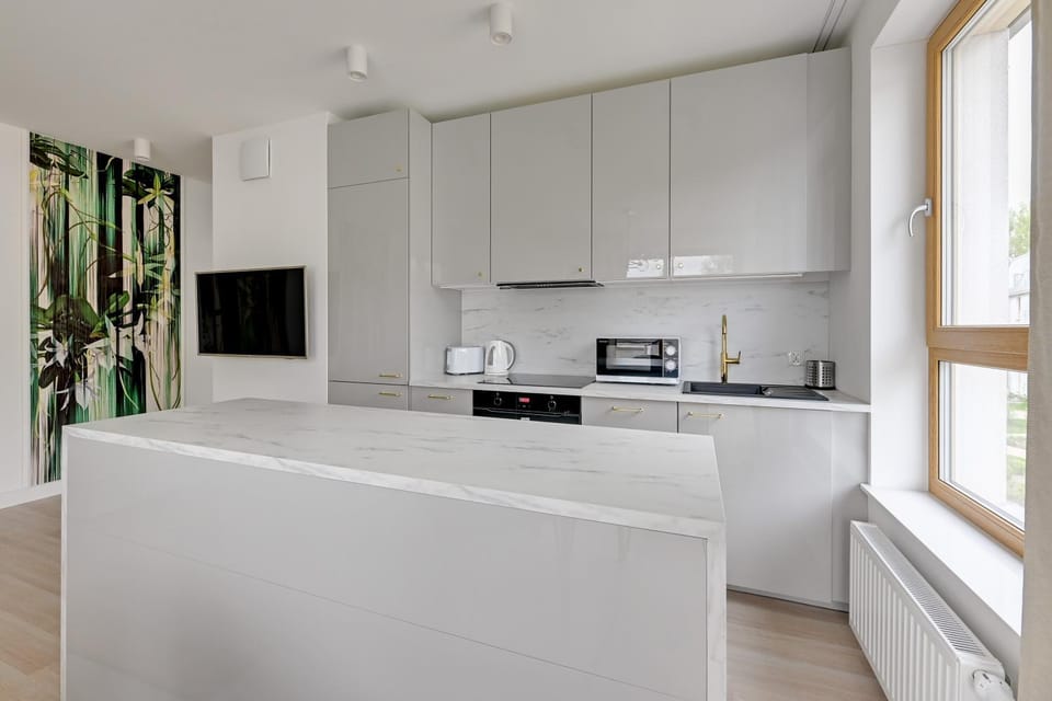 TV and multimedia, Coffee/tea facilities, Kitchen or kitchenette, dishwasher, oven, stove
