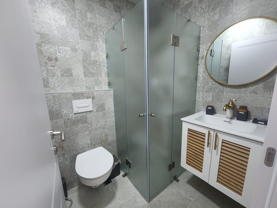 Shower, Toilet, Bathroom