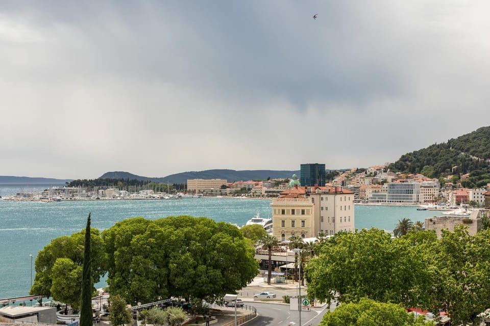 5th FLOOR Apartment- Harborview Apartment in Split