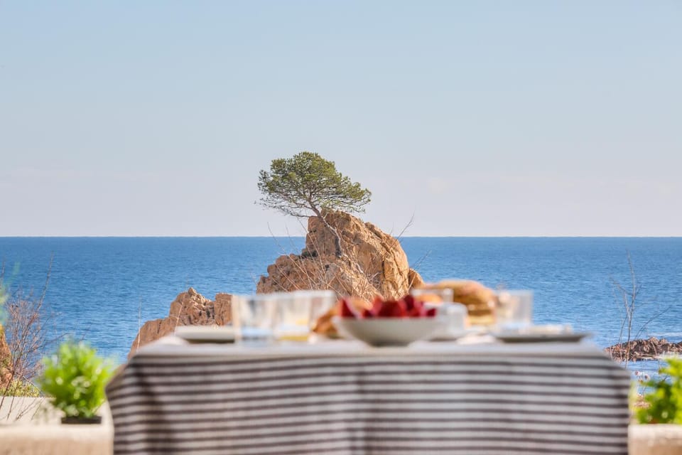 Lets Holidays garden house in front of the beach Apartment in Tossa de Mar