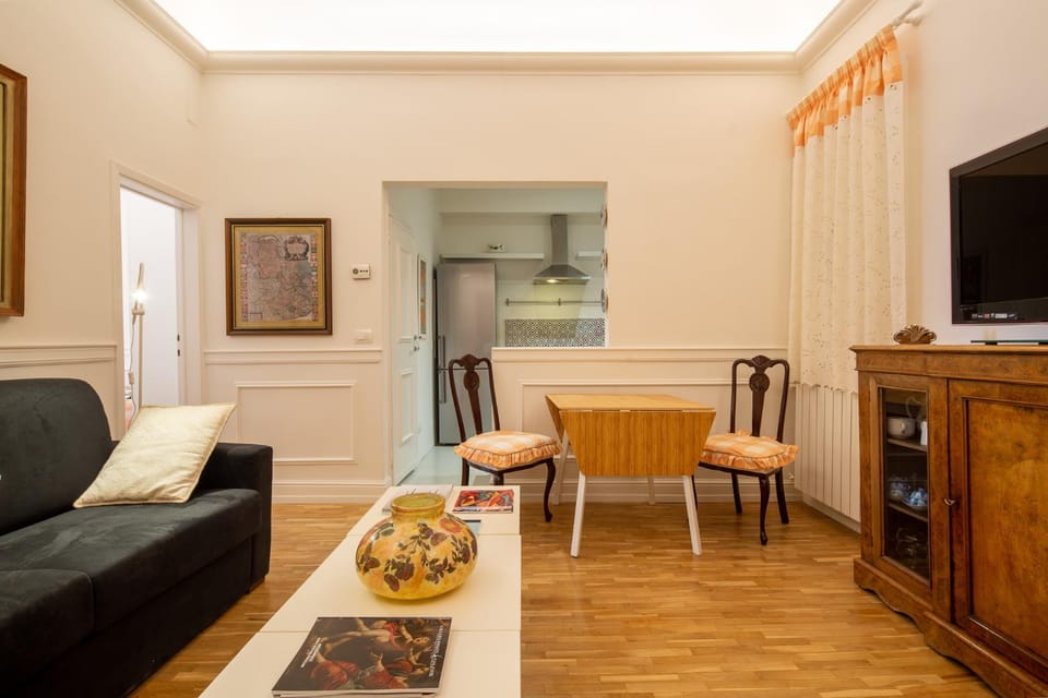 Living room, Dining area