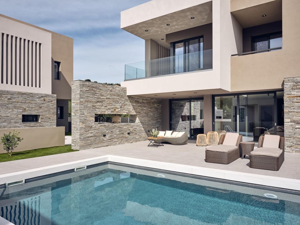 Seating area, Pool view, Swimming pool, sunbed