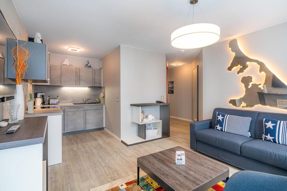 Seating area, kitchen