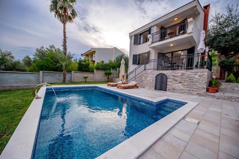 Guest House Luksic House in Montenegro