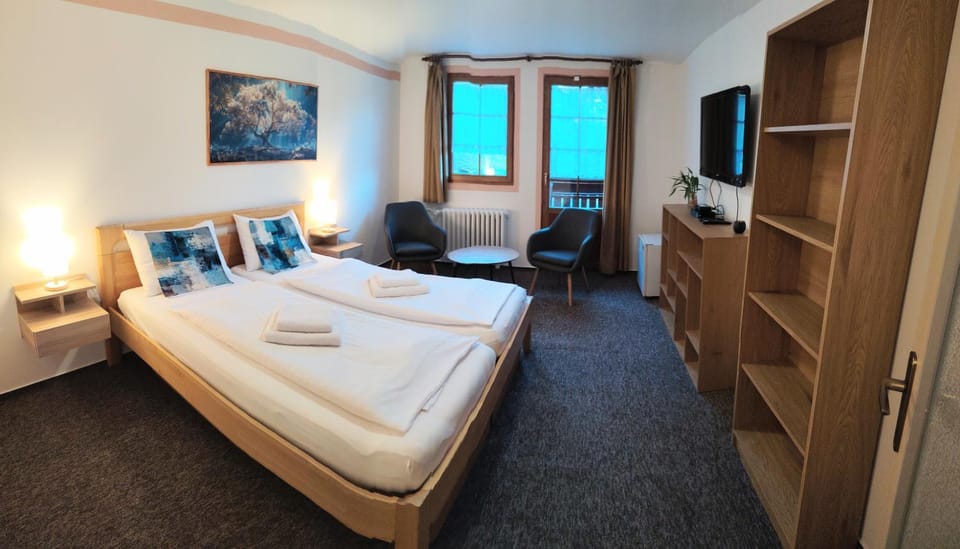 Bed, Photo of the whole room