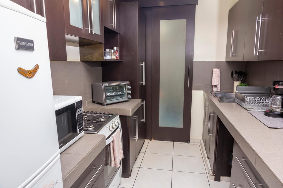 Coffee/tea facilities, Kitchen or kitchenette, oven, toaster