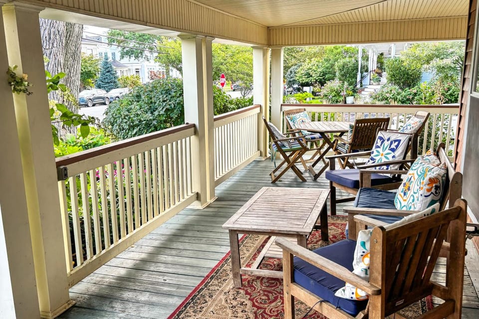 Spacious Home ~ 4 Blocks to Asbury Park Beach! House in Asbury Park