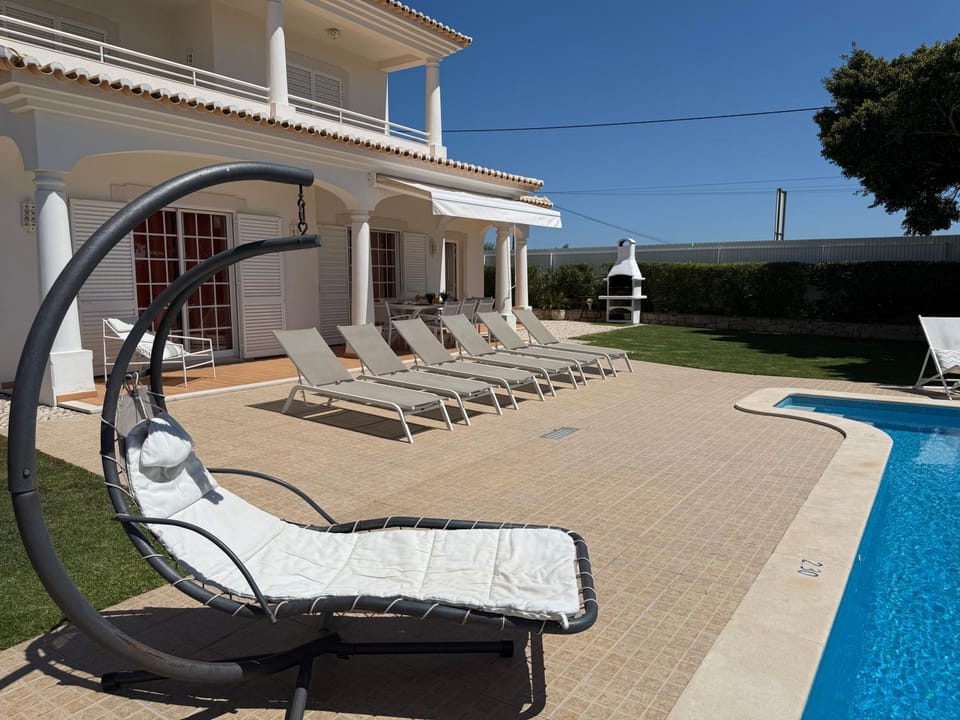 Casa Alves - Villa with private heated swimming pool Villa in Olhos de Água