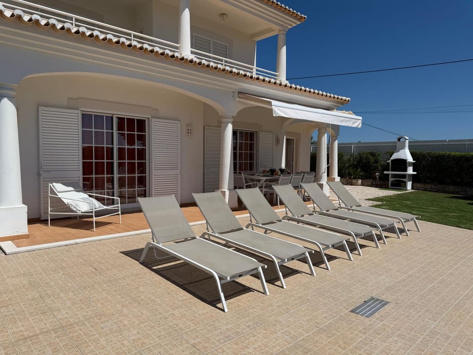 Casa Alves - Villa with private heated swimming pool Villa in Olhos de Água