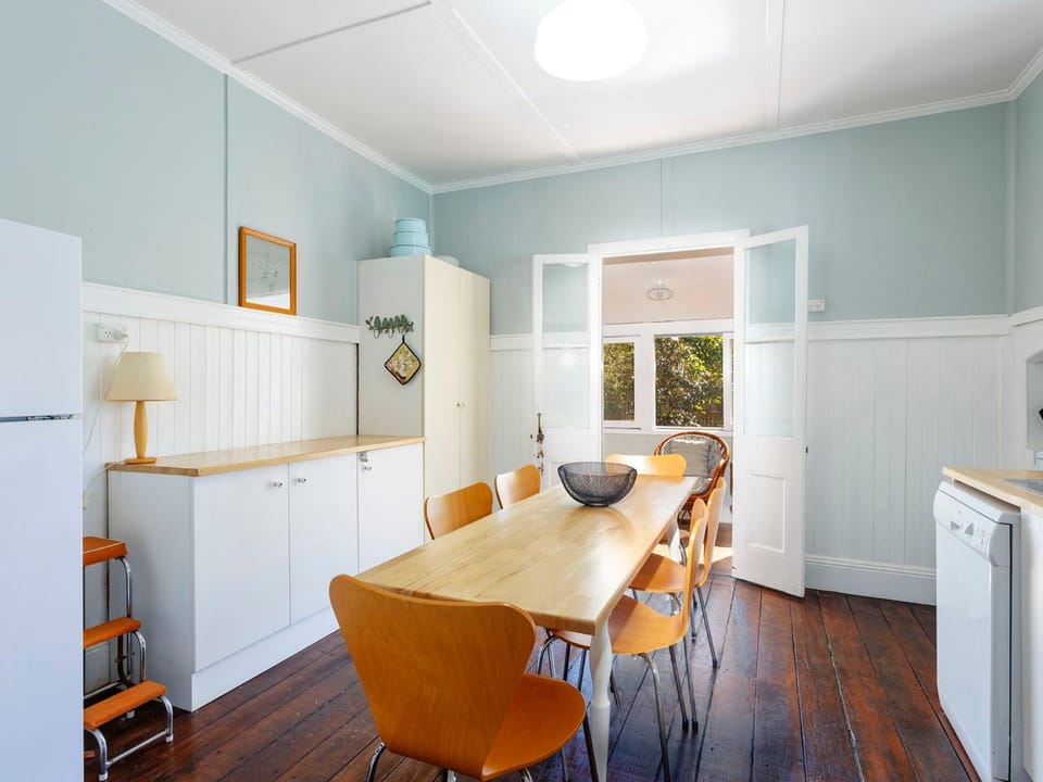 Sunroom Cottage House in Hawks Nest