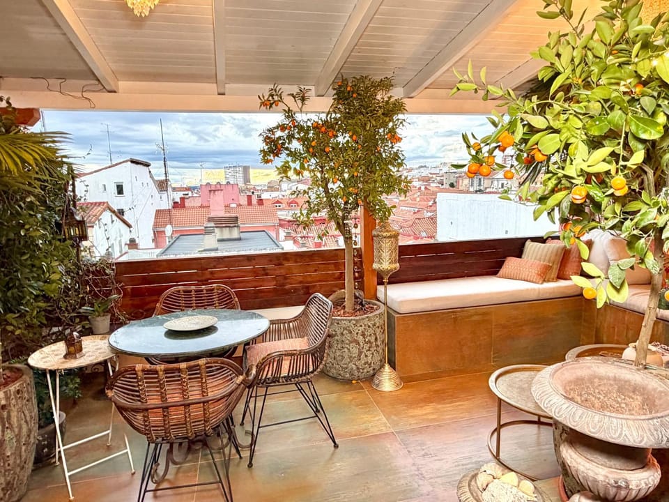 Excellent Apartment penthouse in the center Madrid Apartment in Centro