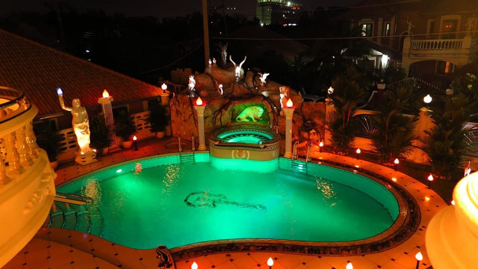 EMPIRELAND Luxury Pool Villa Pattaya Walking Street Villa in Pattaya City