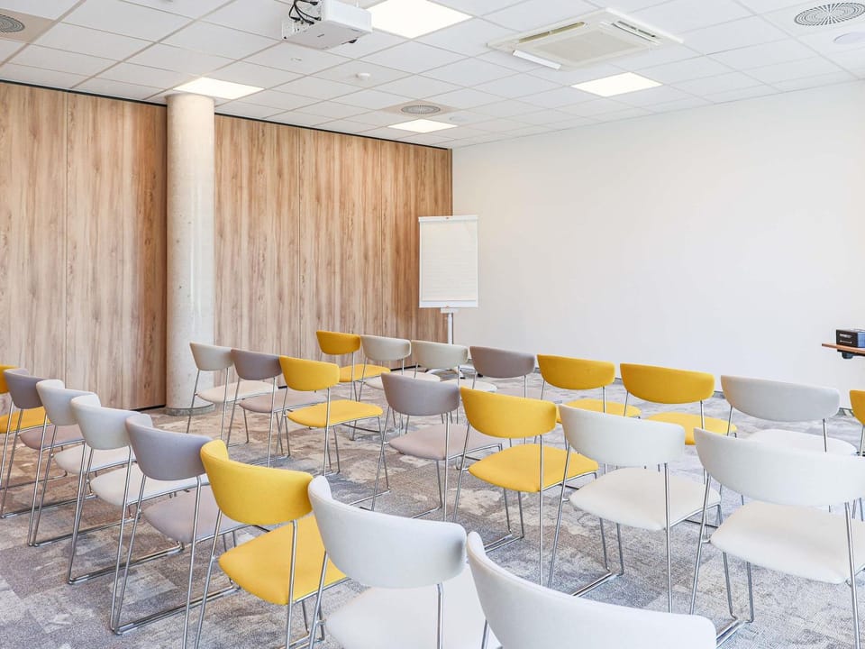 Meeting/conference room