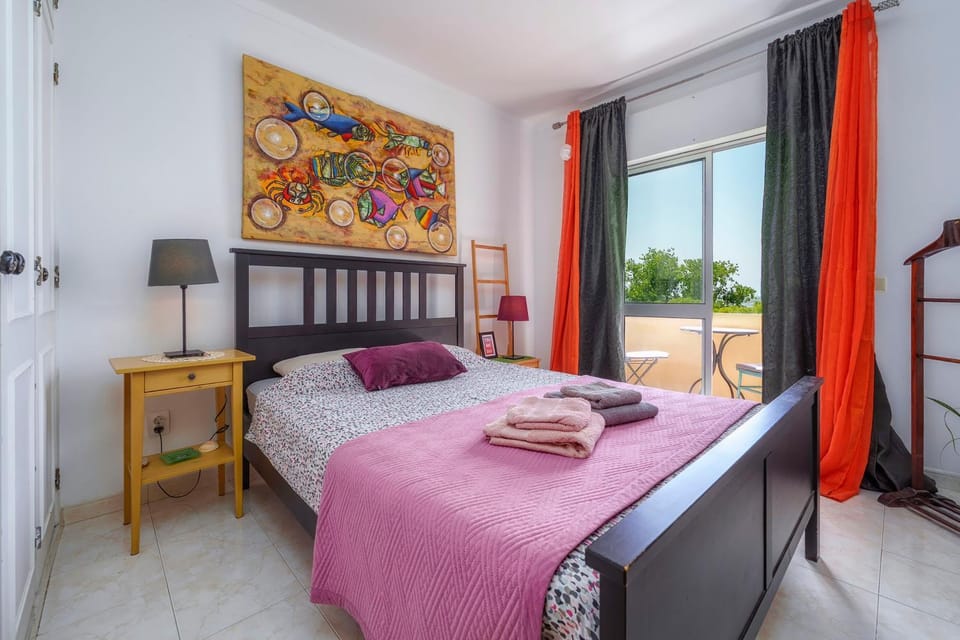 Bed, Balcony/Terrace, Photo of the whole room, Bedroom, towels