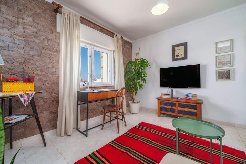 Communal lounge/ TV room, TV and multimedia, Living room, Seating area