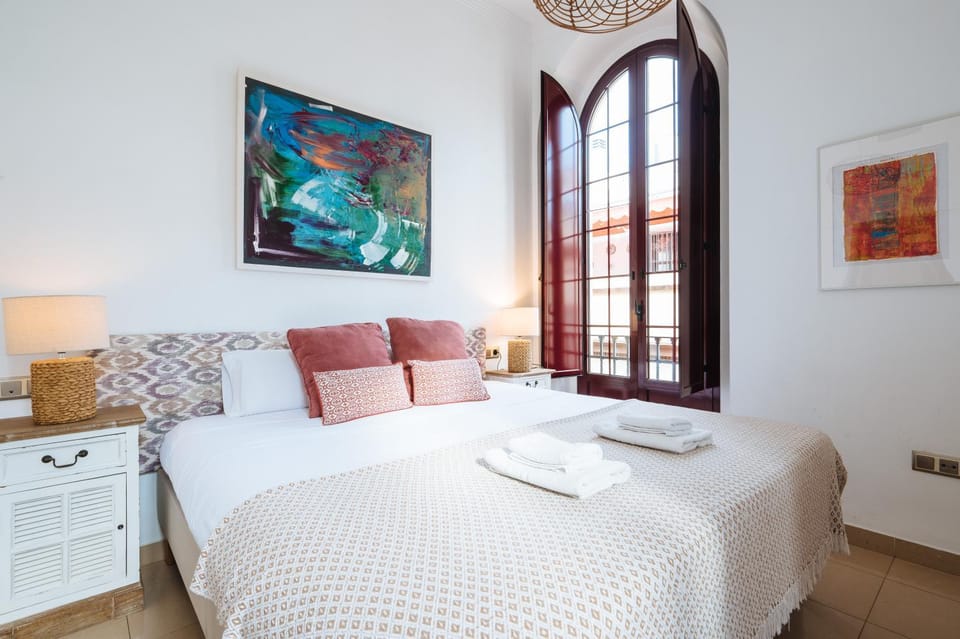 HomeySeville-Amazing Penthouse Giralda Views 8 pax, Parking Optional Apartment in Seville