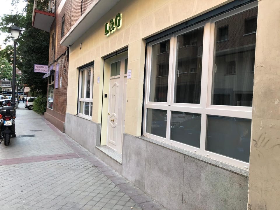 Property building, Day, Neighbourhood, Street view, Location