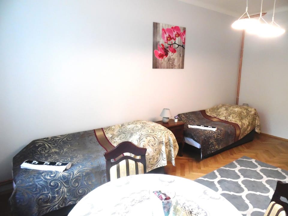 Bed, Photo of the whole room, Decorative detail