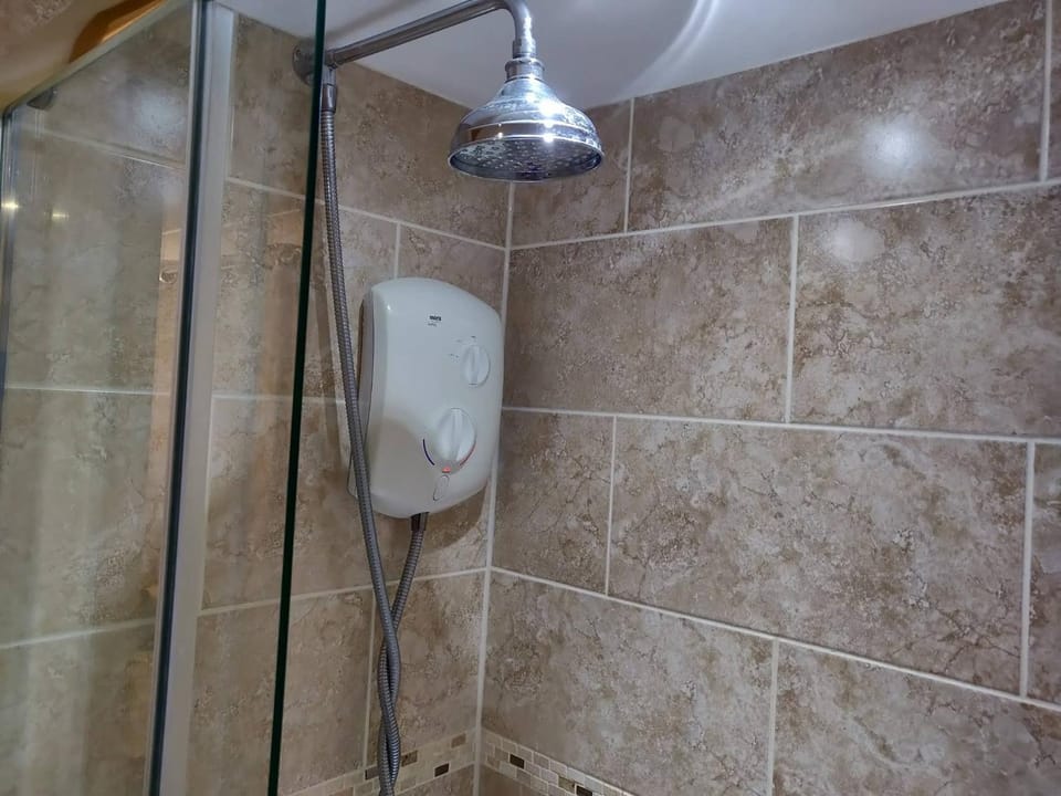 4-Bed, 4-Bath Cottage near St Neots House in Huntingdonshire District
