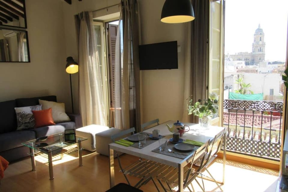CITY CENTER CATHEDRAL VIEWS & FREE wifi Apartment in Malaga