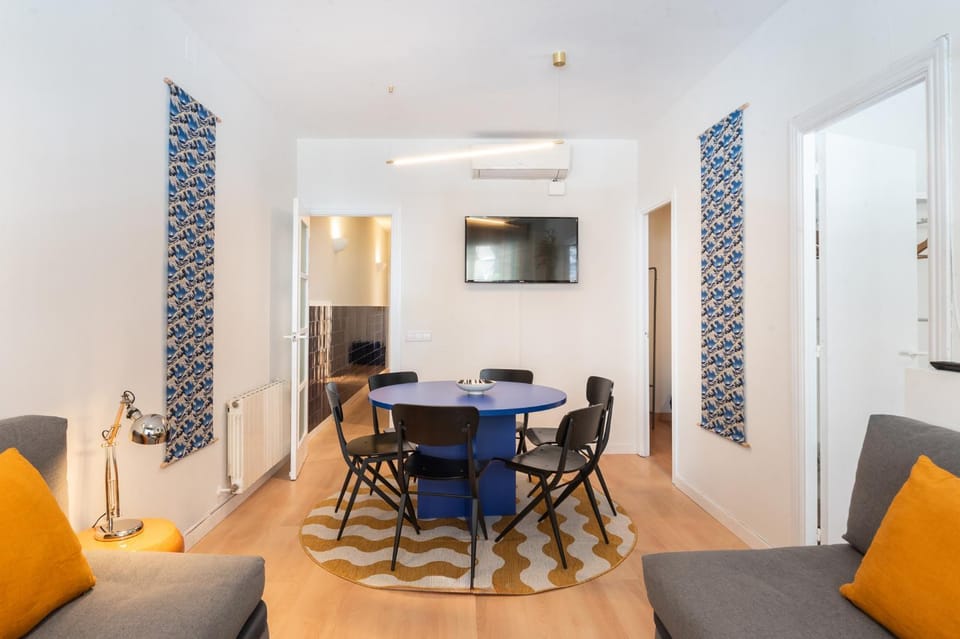 TV and multimedia, Living room, Dining area