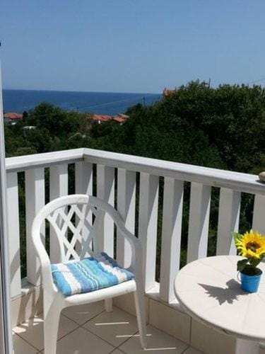 Natural landscape, View (from property/room), Balcony/Terrace, Living room, Sea view
