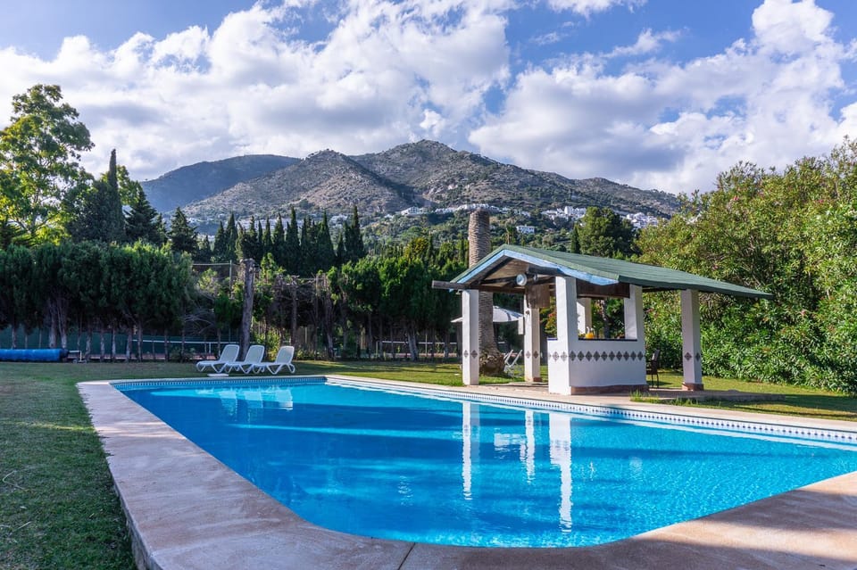 Private Finca with swimming pool and tennis courts House in Costa del Sol