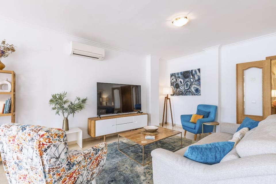 Communal lounge/ TV room, Living room