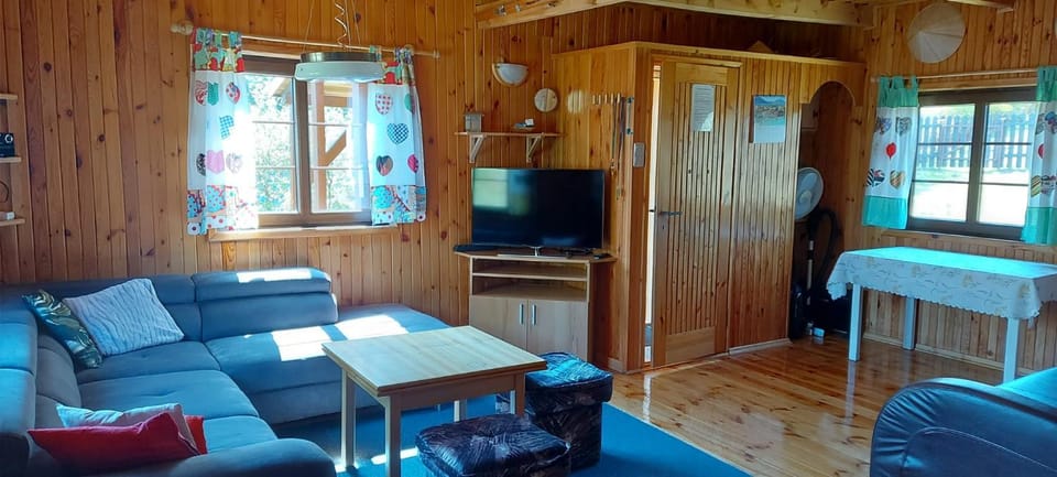 Gowidlino - Domek Letniskowy nad Jeziorem House in Pomeranian Voivodeship