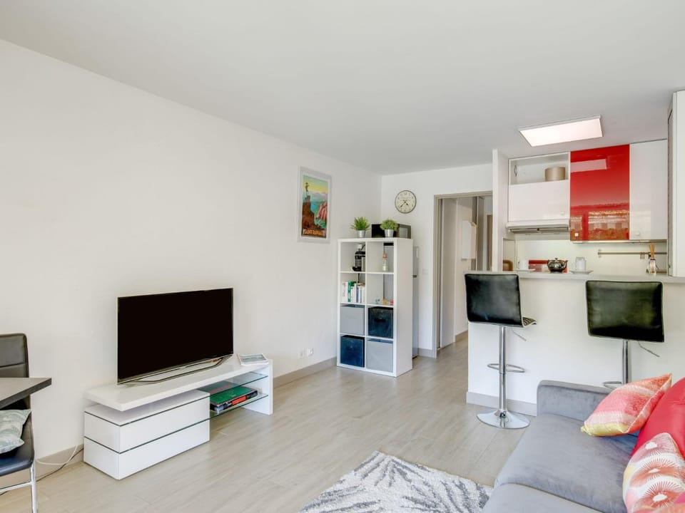 Studio Le Mexico-8 by Interhome Apartment in Saint-Raphael