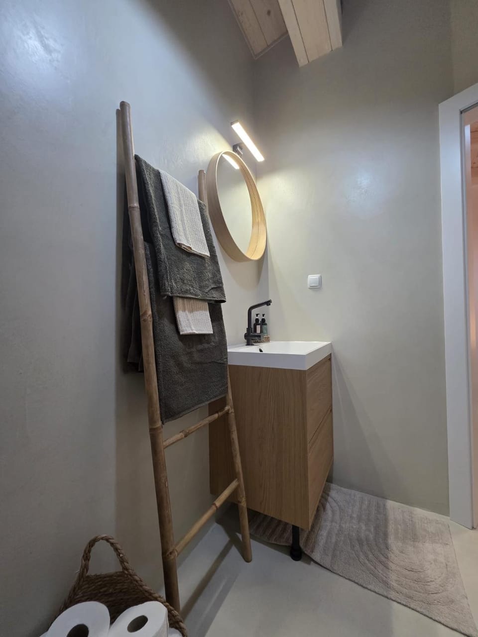 Property building, Bathroom