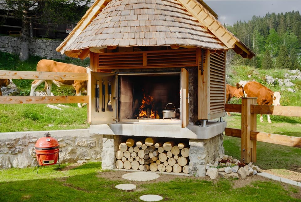 Luxury Alpine Chalet & Sauna Pinja - Velika Planina - I FEEL ALPS House in Slovenia