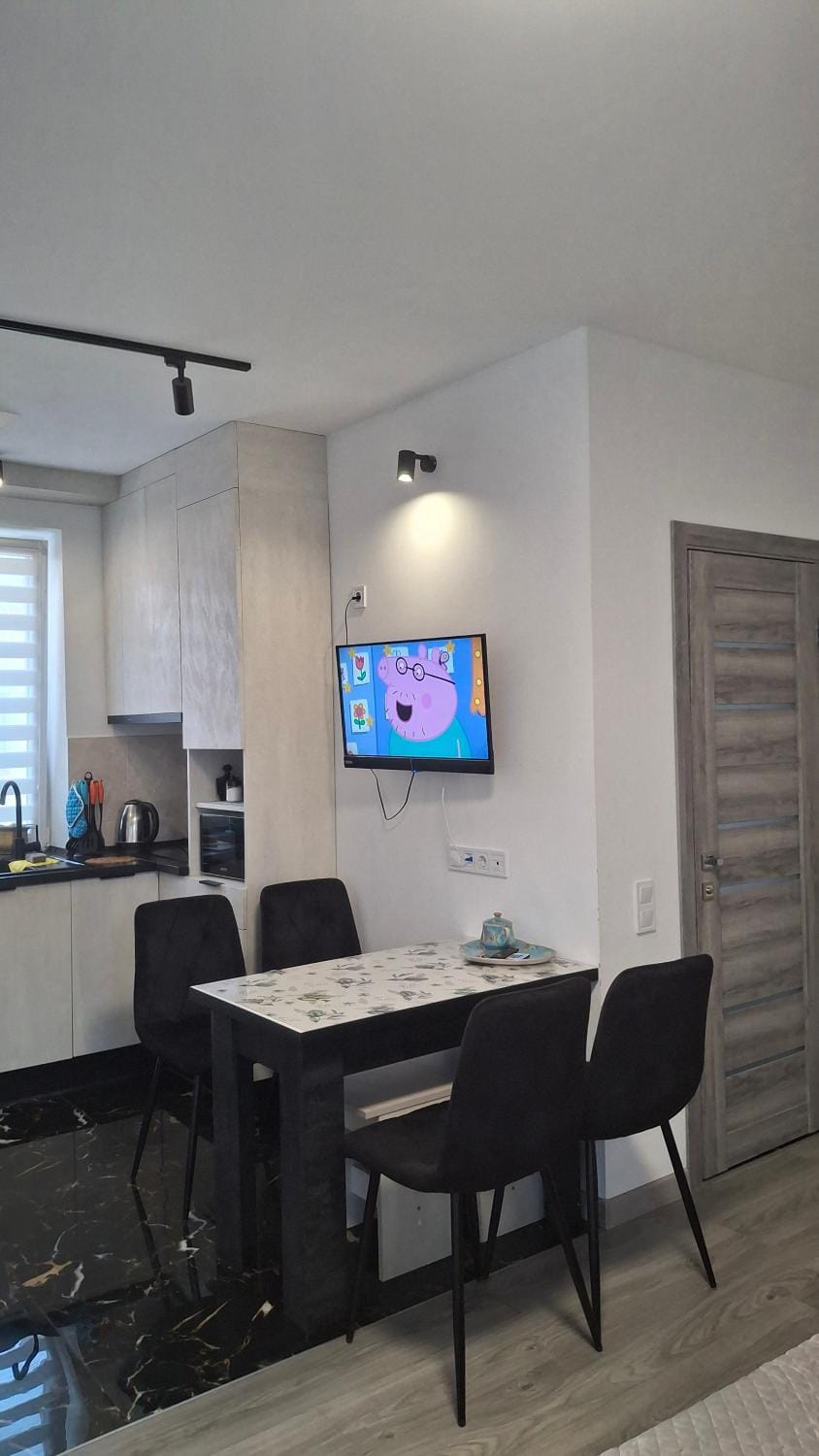 TV and multimedia, Kitchen or kitchenette, Dining area
