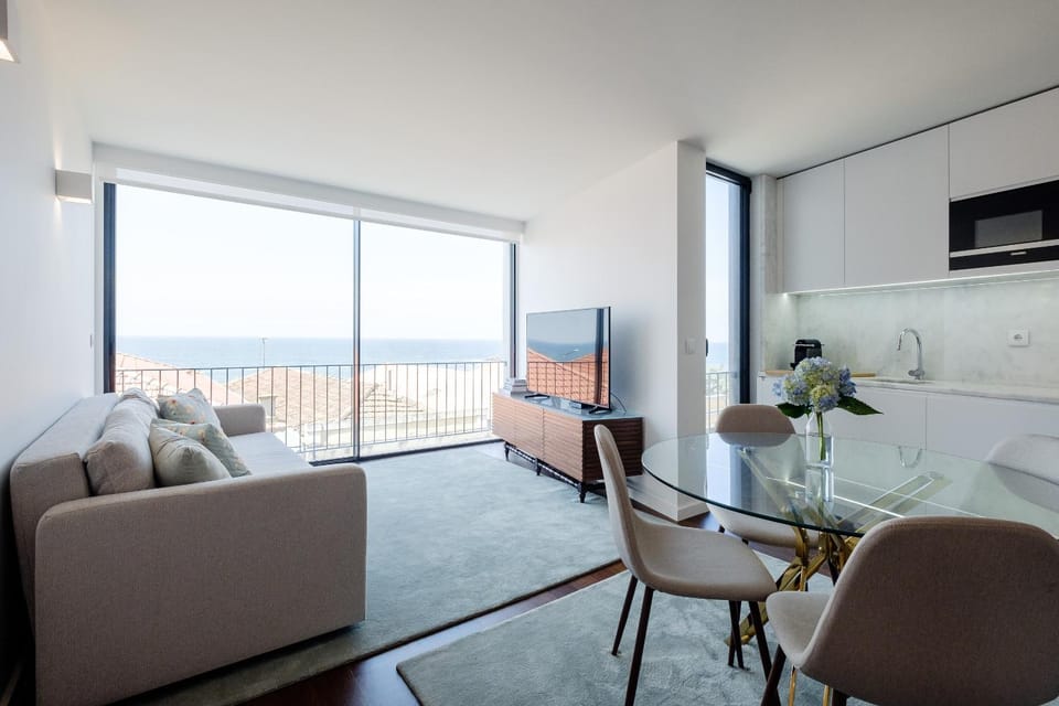 Boutique Rentals- Bliss By The Sea Apt- Ocean views in Foz Beach Apartment in Porto