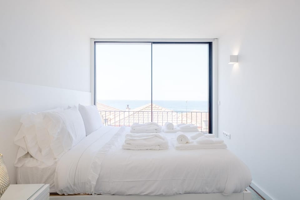 Bed, Bedroom, Sea view