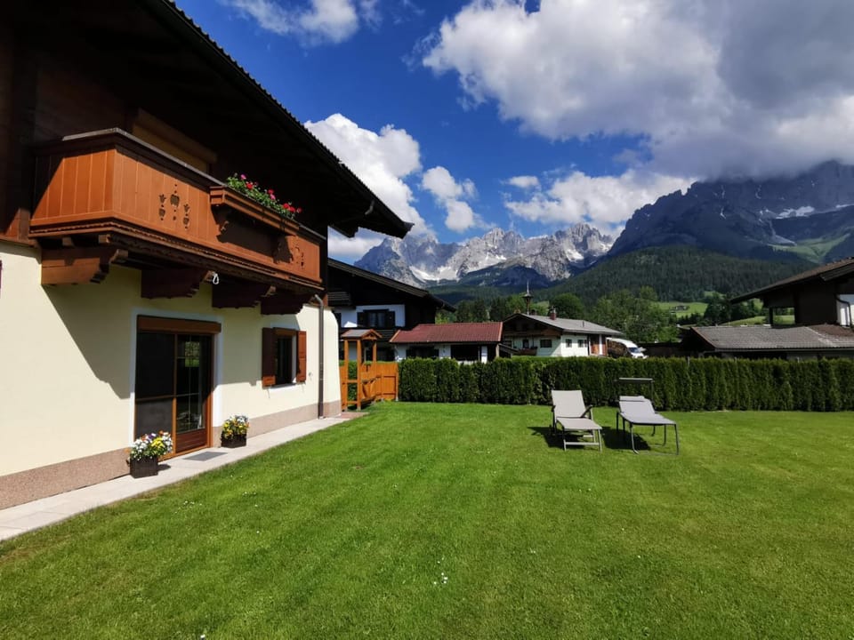 Property building, Day, Garden, Mountain view, sunbed